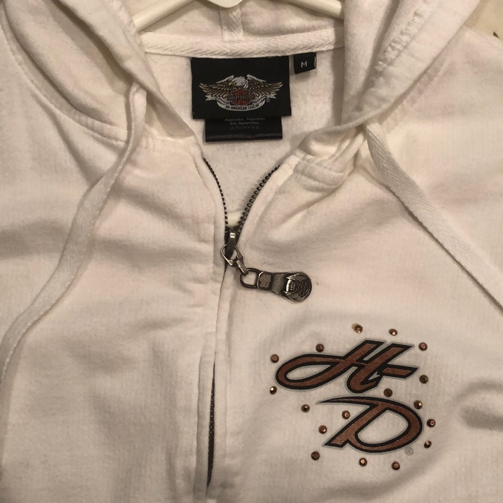 Harley Davidson white hoodie.